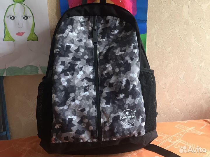 Школьный рюкзак для школьника