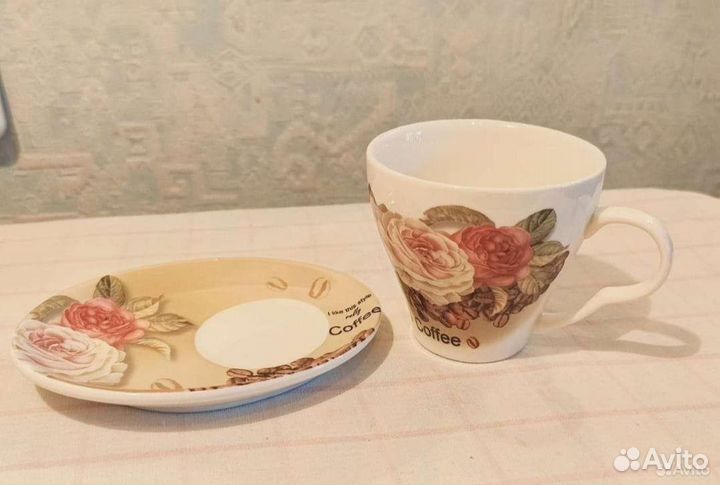 Чашки с блюдцами, бокалы