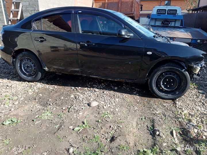 Mazda 3 2.0 МТ, 2004, битый, 245 000 км