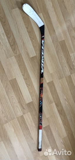 Клюшка Vikkela 35 и налокотники Warrior