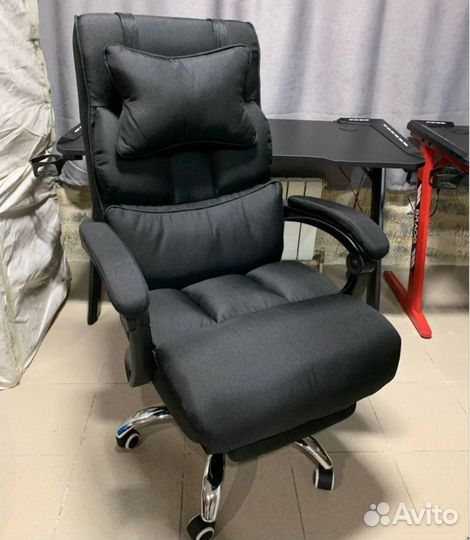 Компьютерное кресло из ткани