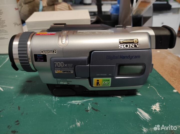 Видеокамера Sony DCR-TRV230E