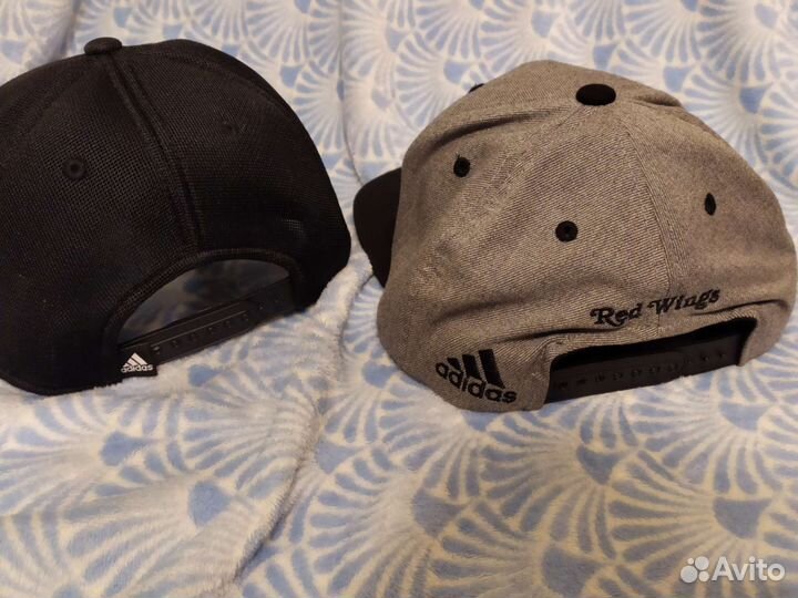 Футболки, бейсболки и сумки, символика NHL