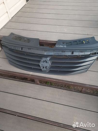 Решетка радиатора renault logan 1 faza2