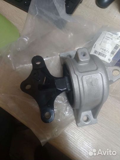 Подушка двигателя левая Changan CS35