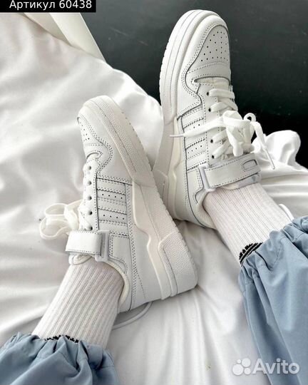 Кроссовки женские