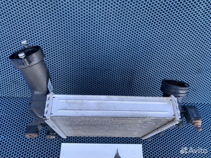 Радиатор интеркулера правый VW Touareg GP