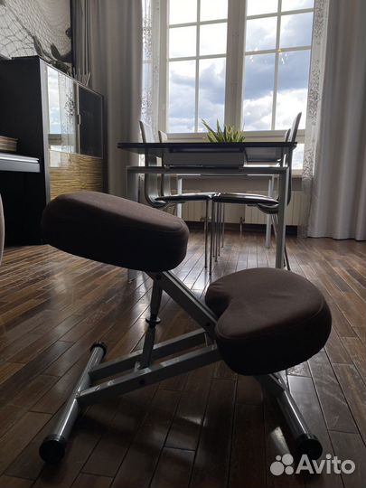 Коленный стул