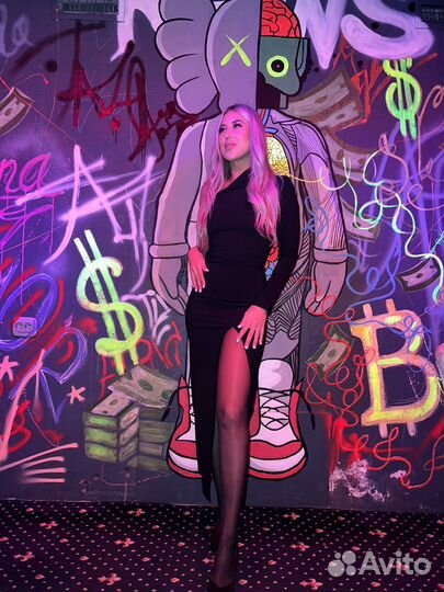 Официант администратор хостес