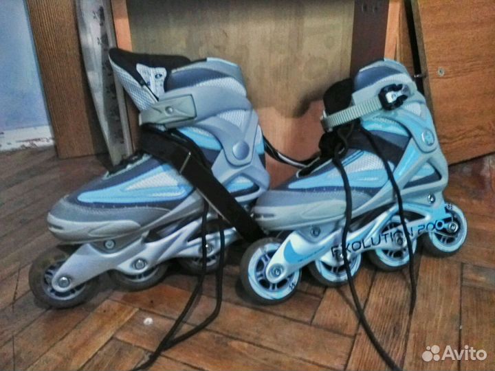 Роликовые коньки