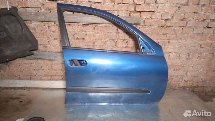 Дверь передняя правая Nissan Almera N16 2000