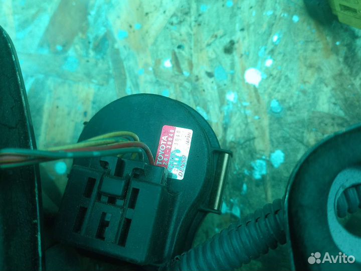 Датчики уровня подвески Toyota crow majesta171