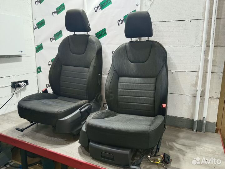 Комплект сидений кожа - ткань для Skoda Octavia A7