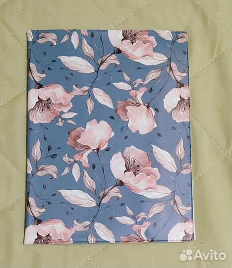 Папка для документов новая на четыре комплекта