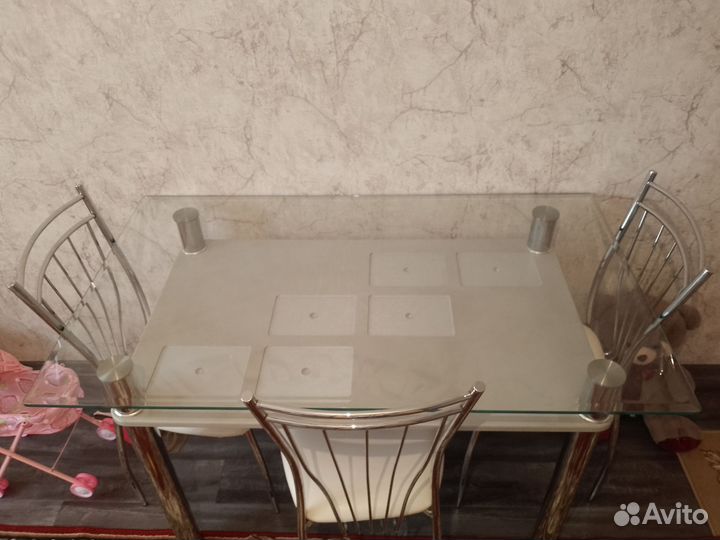 Кухонный стол и стулья бу