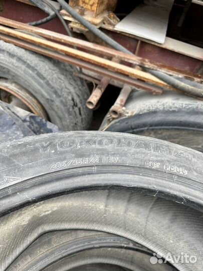 Yokohama Parada Spec-X 285/45 R22