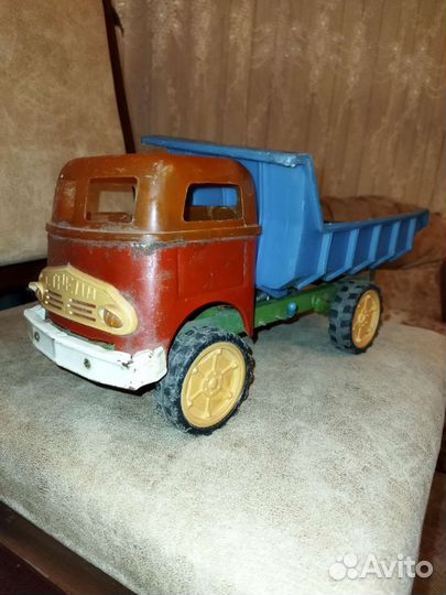 Игрушки СССР металлические машины