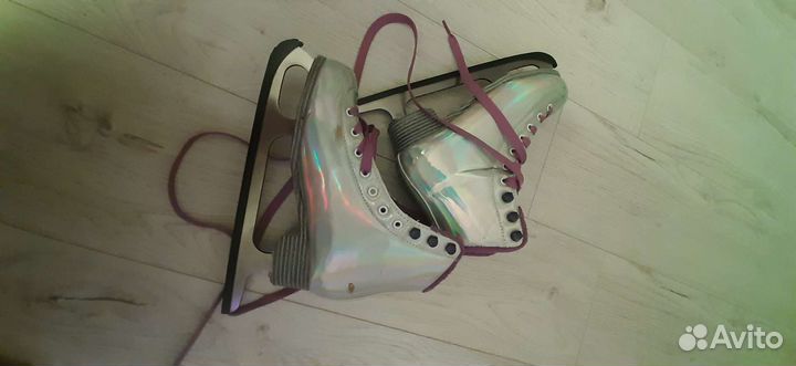 Коньки серебристые