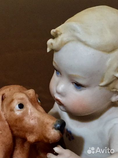 Малыш и такса. Бисквитный фарфор, Capodimonte