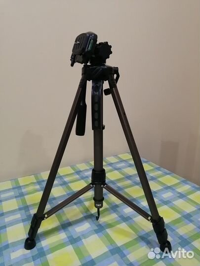 Штатив для фотоаппарата Сontinent А3
