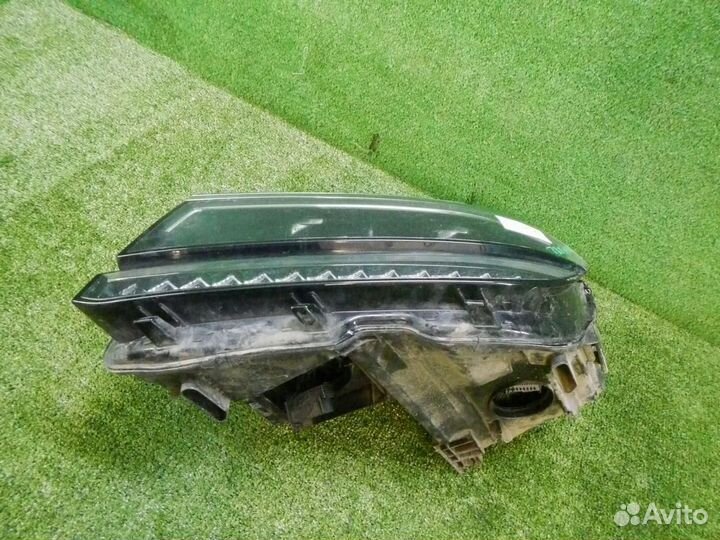 Фара левая Volkswagen Tiguan