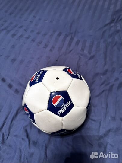 Футбольные мячи