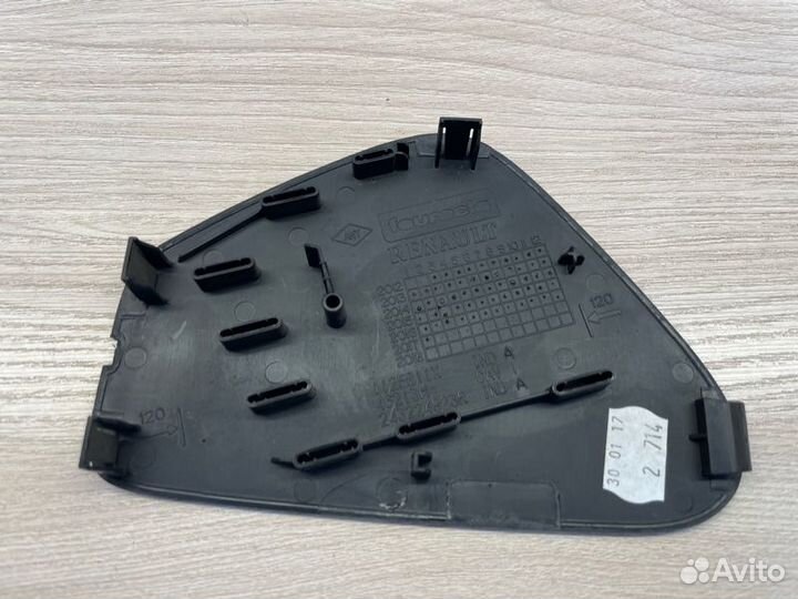 Крышка блока предохранителей салона LADA X-Ray