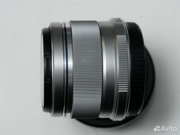 Olympus 25/1.8 Silver