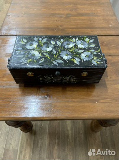 Подарочная коробка