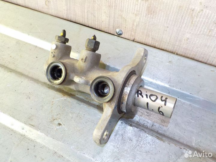 Главный тормозной цилиндр Киа Рио 4 (5) 1.6л