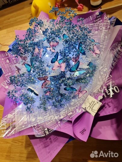 Светящийся букет из бабочек