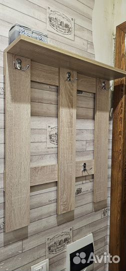 Вешалка настенная