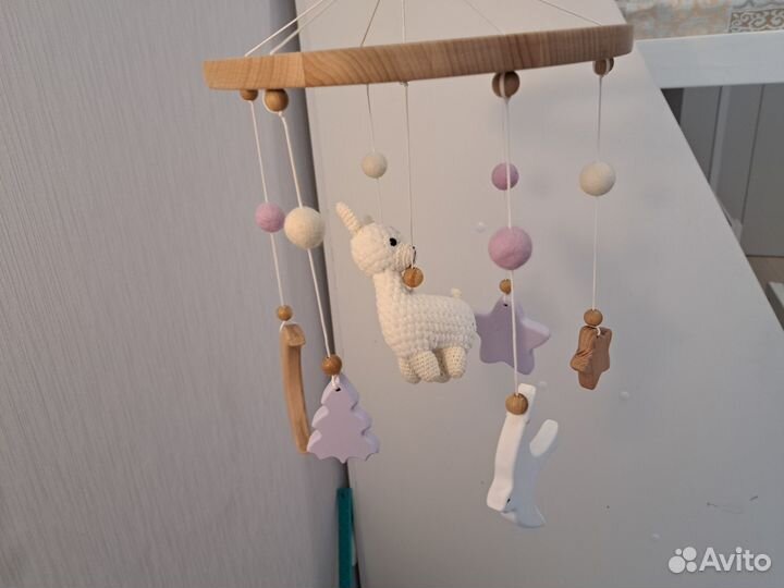 Детский мобиль в кроватку