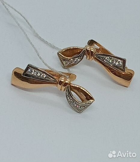 Серьги с синтетическим камнем Золото