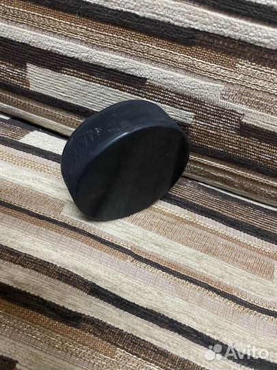 Шайбы хоккейные