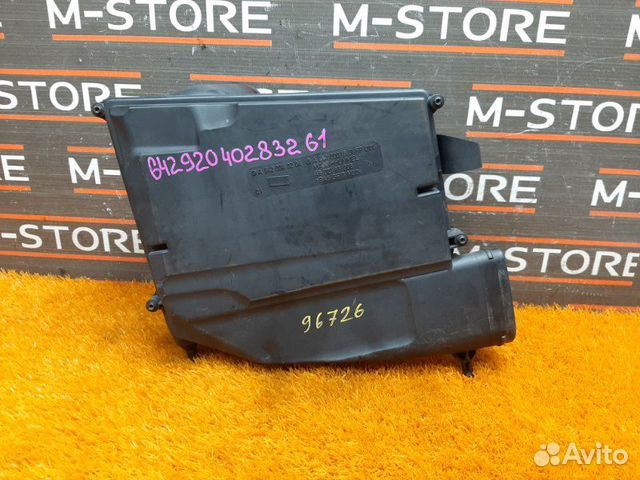 Корпус воздушного фильтра правый Mercedes-Benz