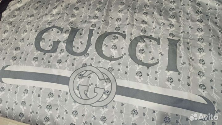 Шелковый платок,ручной подгиб италия gucci