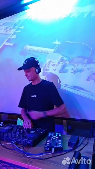 DJ, Звукорежиссер, звукооператор, диджей