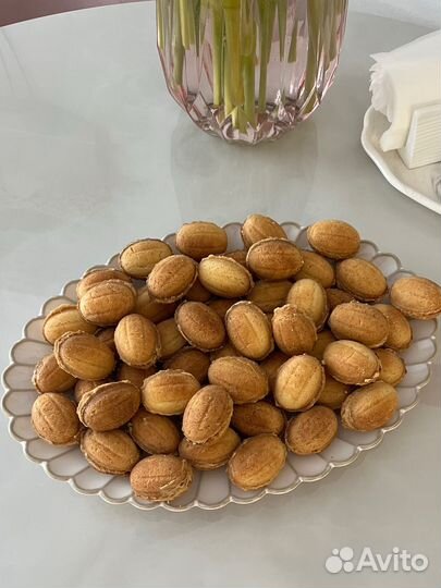 Печенье-орешки с вареной сгущенкой