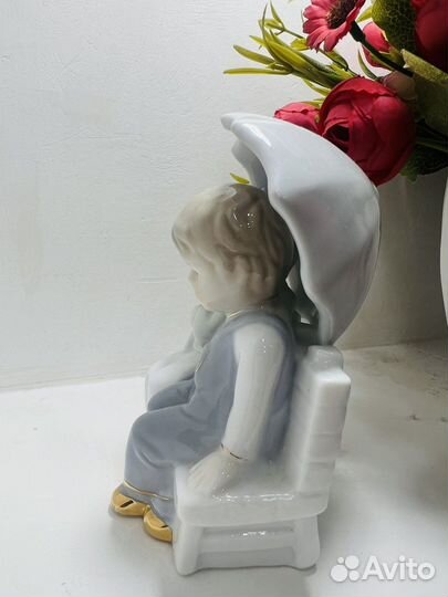 Фарфоровые статуэтка