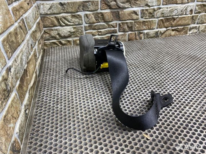 Ремень безопасности задний левый Mercedes-Benz