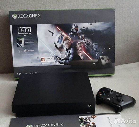 Xbox one +348 игр 2 геймпада