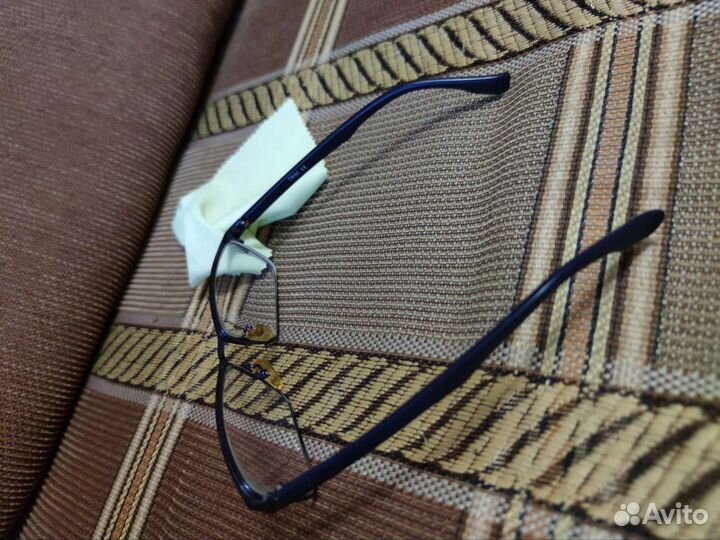 Очки в стальной оправе. -3 диоптрий