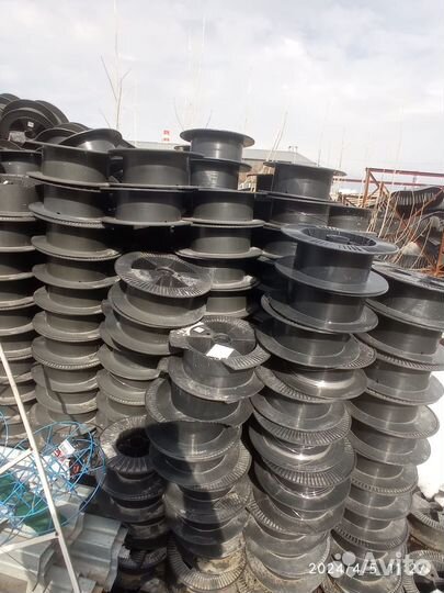 Катушка пластиковая