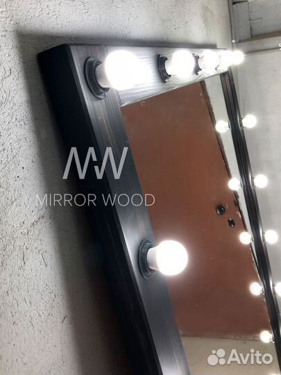 Большое зеркало в салон красоты с лампочками