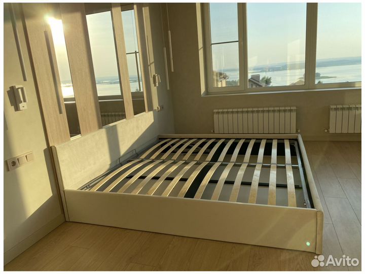 Кровать двуспальная