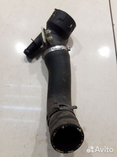 Патрубок системы охлаждения