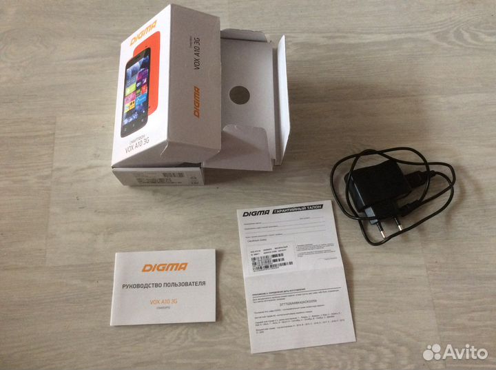 Коробки от apple и samsung