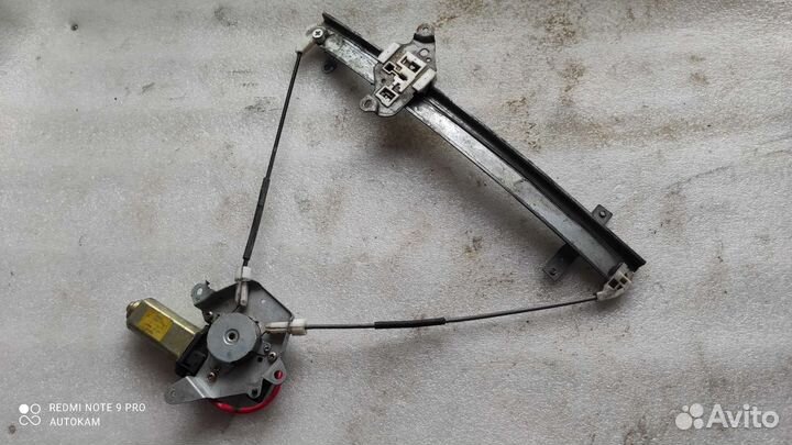 Стеклоподъёмник передний левый Nissan Almera N15