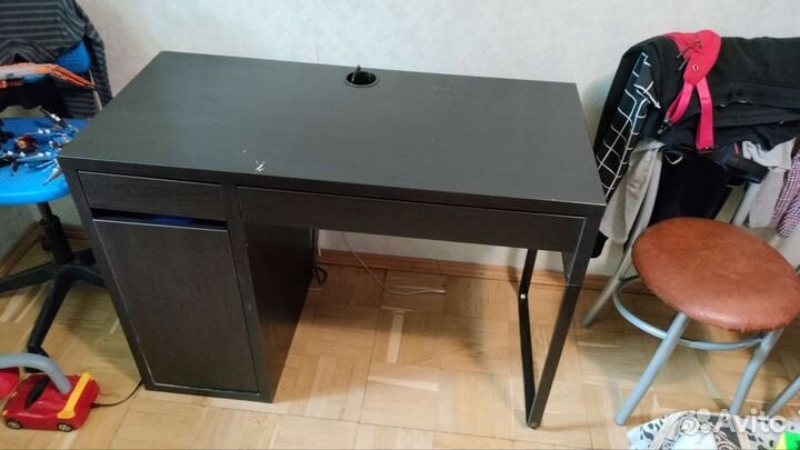 Письменный стол Икеа Микке